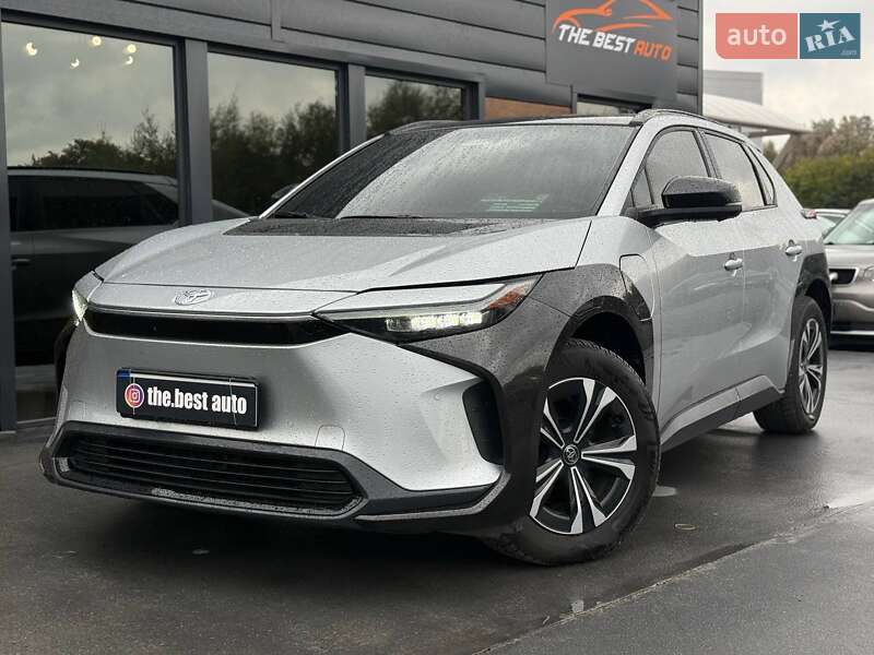 Внедорожник / Кроссовер Toyota bZ4X 2022 в Ровно