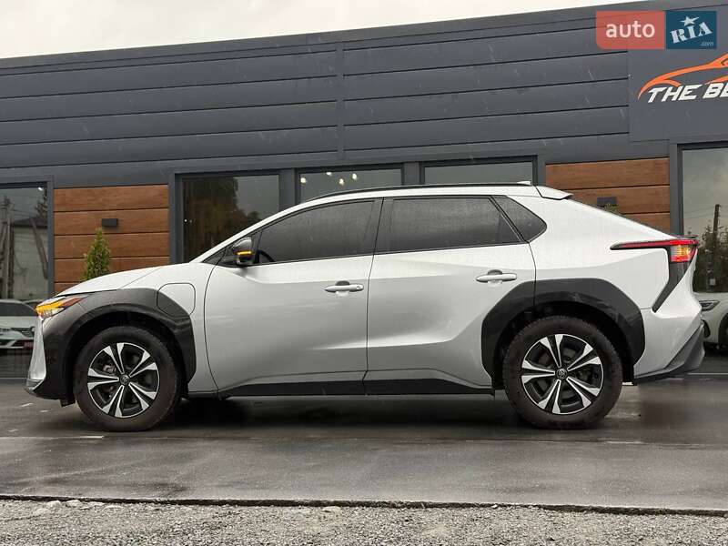 Внедорожник / Кроссовер Toyota bZ4X 2022 в Ровно