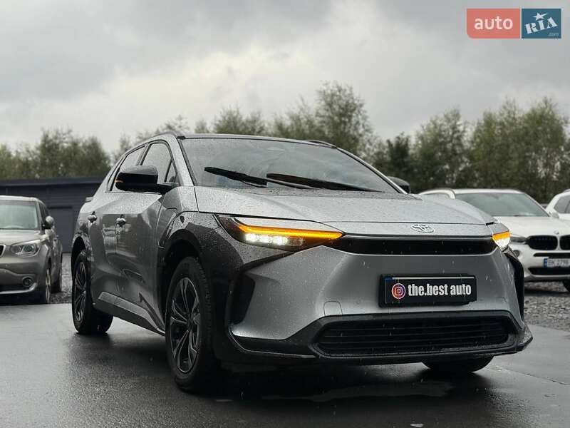 Внедорожник / Кроссовер Toyota bZ4X 2022 в Ровно