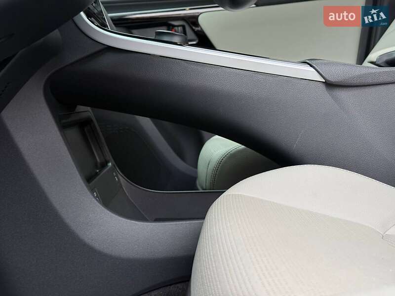 Внедорожник / Кроссовер Toyota bZ4X 2022 в Ровно