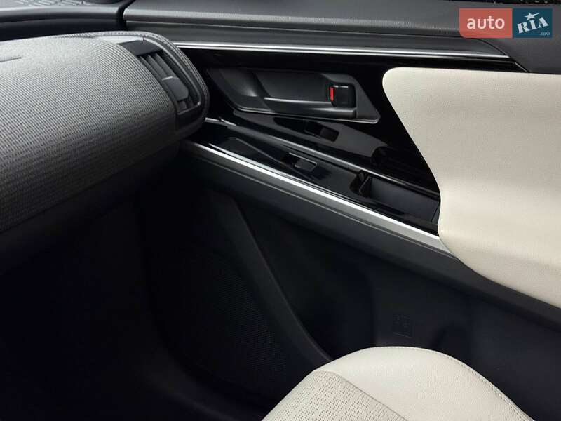 Внедорожник / Кроссовер Toyota bZ4X 2022 в Ровно