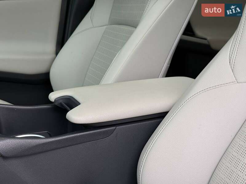 Внедорожник / Кроссовер Toyota bZ4X 2022 в Ровно