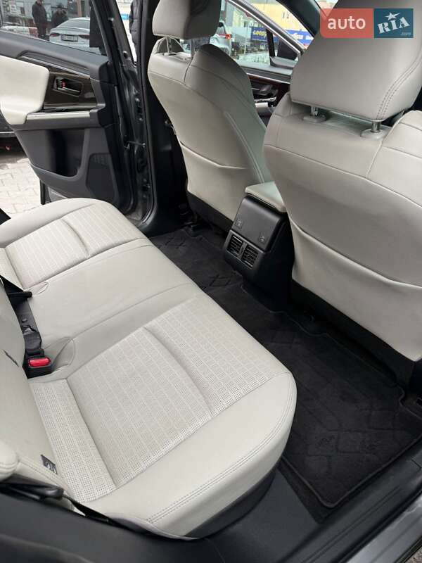 Внедорожник / Кроссовер Toyota bZ4X 2023 в Тернополе