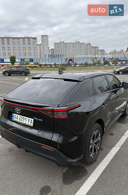 Позашляховик / Кросовер Toyota bZ4X 2022 в 