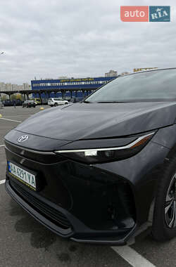 Позашляховик / Кросовер Toyota bZ4X 2022 в 