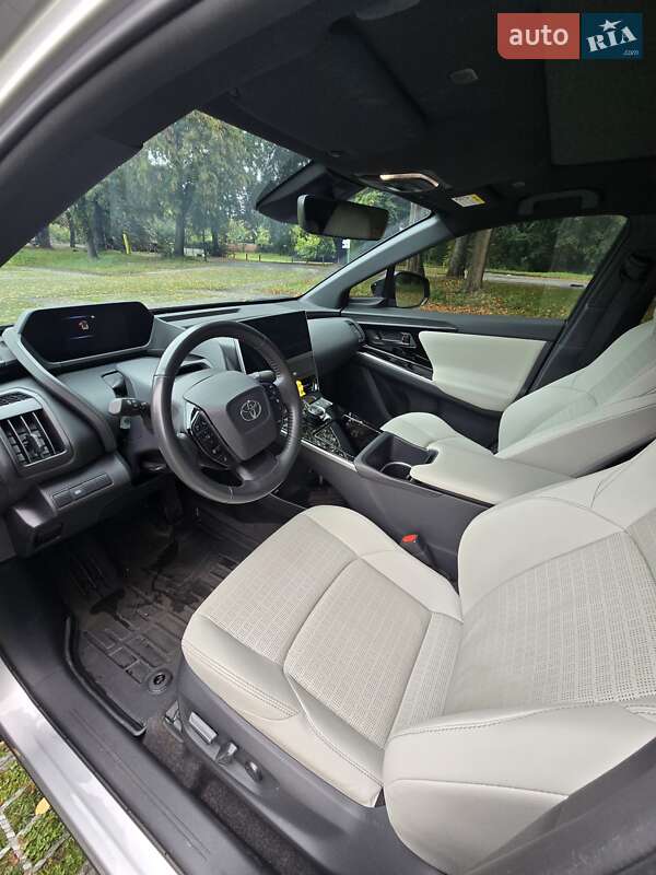 Позашляховик / Кросовер Toyota bZ4X 2022 в Києві