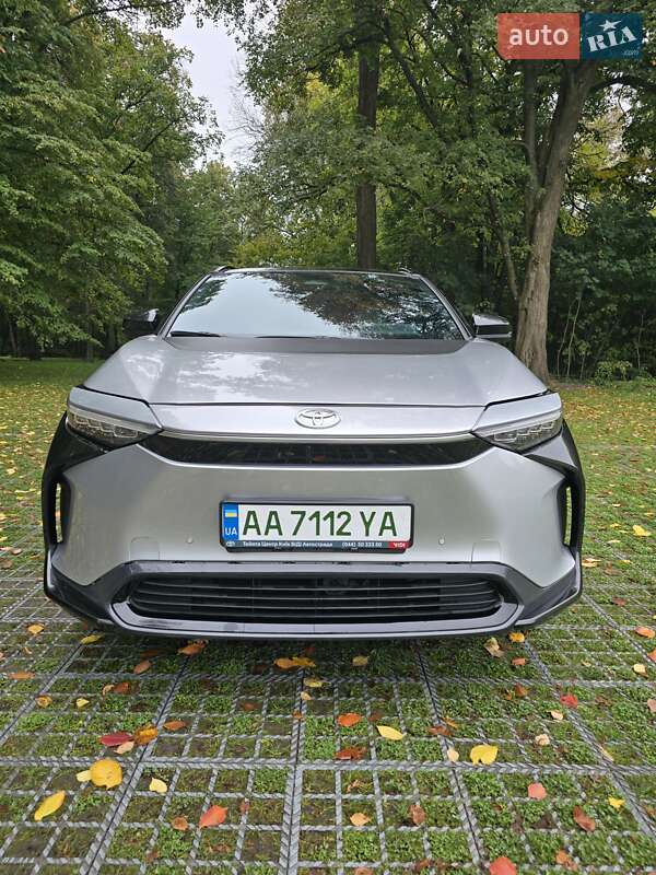 Позашляховик / Кросовер Toyota bZ4X 2022 в Києві