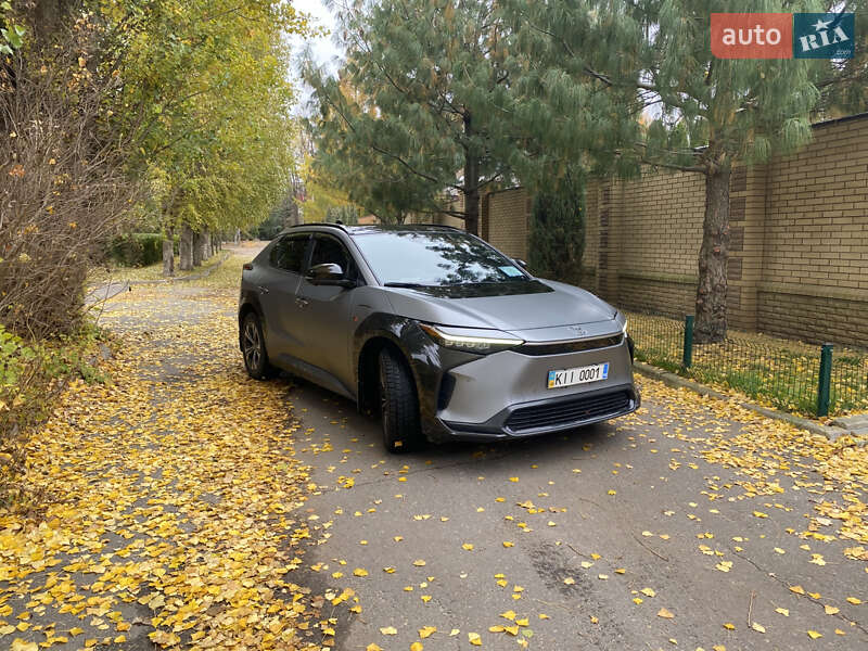 Позашляховик / Кросовер Toyota bZ4X 2022 в Харкові