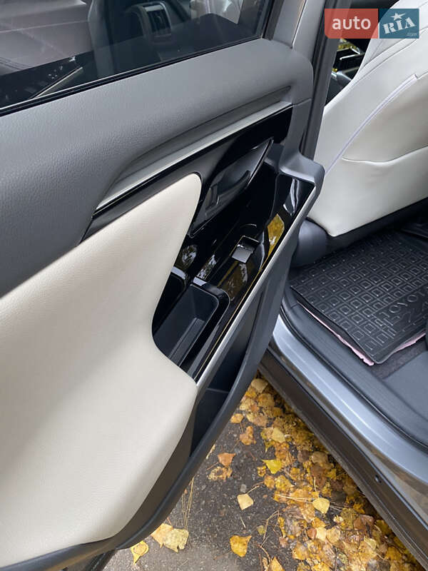 Позашляховик / Кросовер Toyota bZ4X 2022 в Харкові