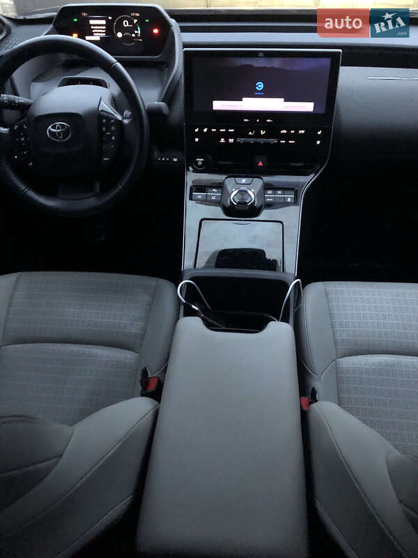 Позашляховик / Кросовер Toyota bZ4X 2022 в Косові фото 8 Позашляховик / Кросовер Toyota bZ4X 2022 в Косові