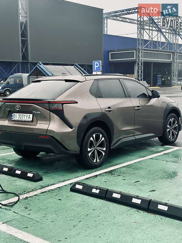 Позашляховик / Кросовер Toyota bZ4X 2022 в Полтаві