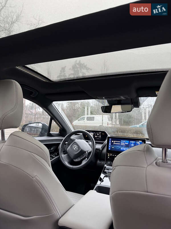 Внедорожник / Кроссовер Toyota bZ4X 2022 в Буче