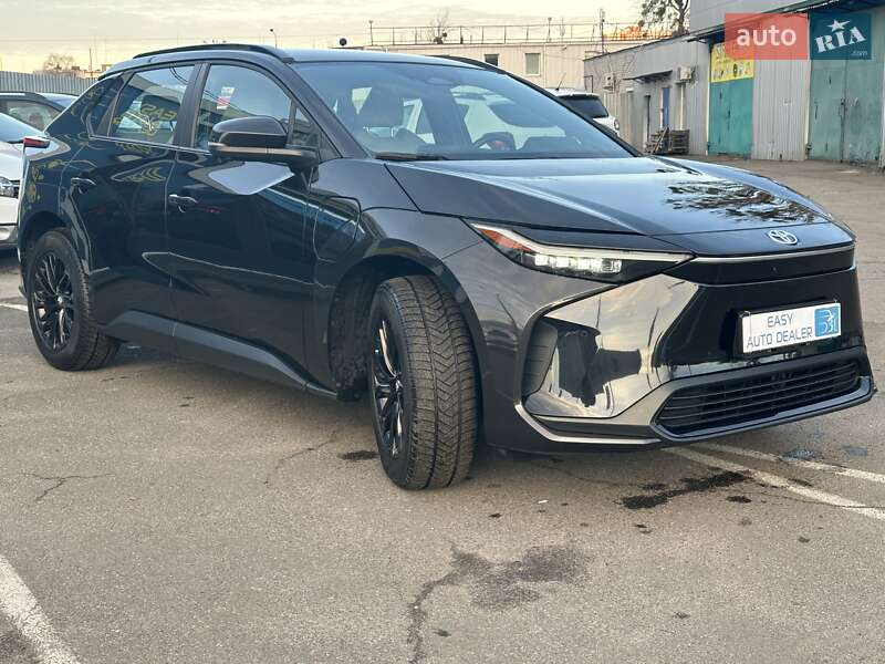 Внедорожник / Кроссовер Toyota bZ4X 2022 в Киеве