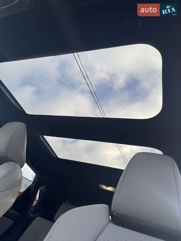 Позашляховик / Кросовер Toyota bZ4X 2023 в Луцьку