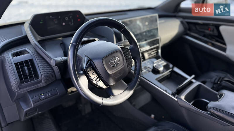 Внедорожник / Кроссовер Toyota bZ4X 2023 в Киеве