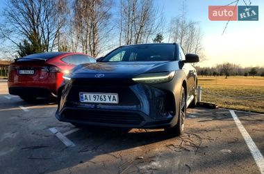 Внедорожник / Кроссовер Toyota bZ4X 2023 в Киеве
