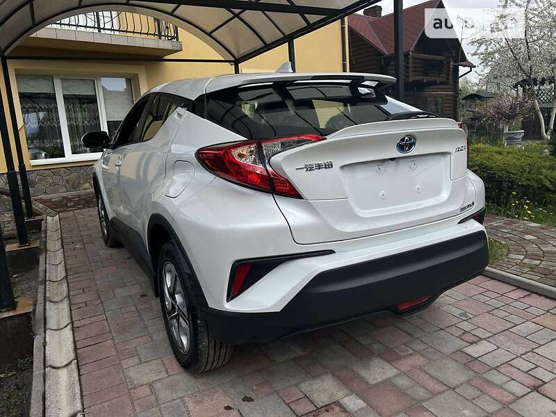 Внедорожник / Кроссовер Toyota C-HR EV 2022 в Новояворовске