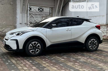 Позашляховик / Кросовер Toyota C-HR EV 2022 в Чернівцях