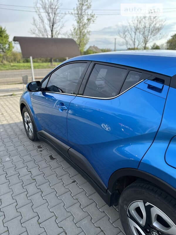 Внедорожник / Кроссовер Toyota C-HR EV 2021 в Черновцах