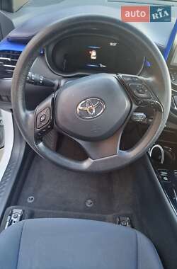 Позашляховик / Кросовер Toyota C-HR EV 2021 в Києві