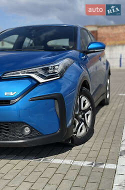 Внедорожник / Кроссовер Toyota C-HR EV 2020 в 