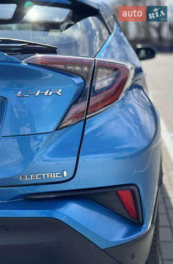 Внедорожник / Кроссовер Toyota C-HR EV 2020 в 