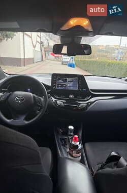 Внедорожник / Кроссовер Toyota C-HR EV 2019 в 