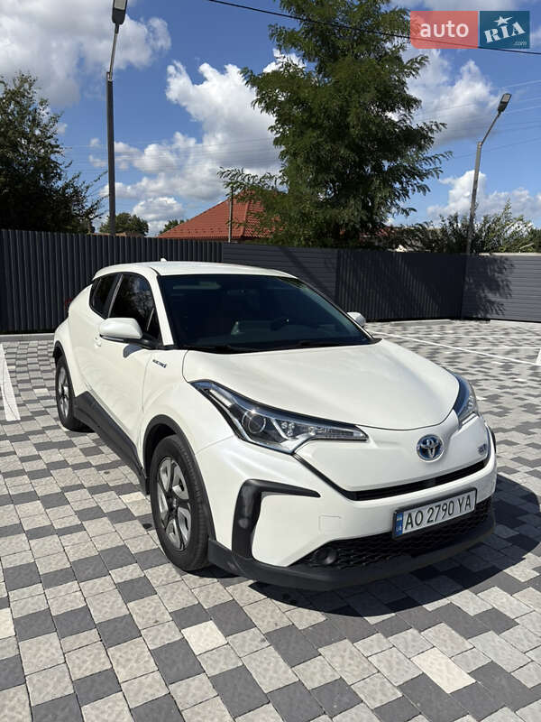 Внедорожник / Кроссовер Toyota C-HR EV 2020 в Мукачево