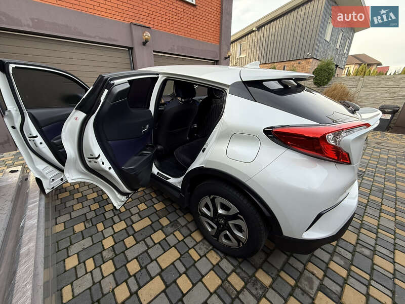 Позашляховик / Кросовер Toyota C-HR EV 2021 в Києві фото 4 Позашляховик / Кросовер Toyota C-HR EV 2021 в Києві