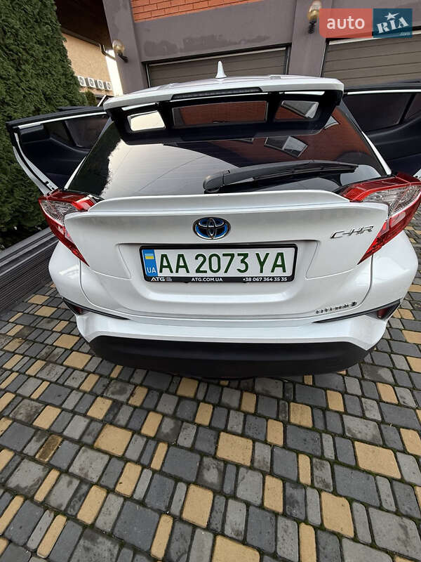 Позашляховик / Кросовер Toyota C-HR EV 2021 в Києві