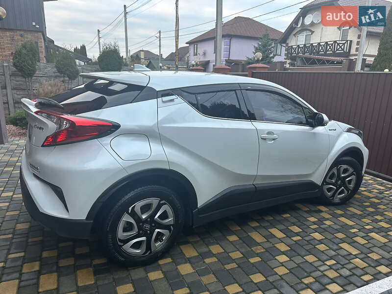 Позашляховик / Кросовер Toyota C-HR EV 2021 в Києві