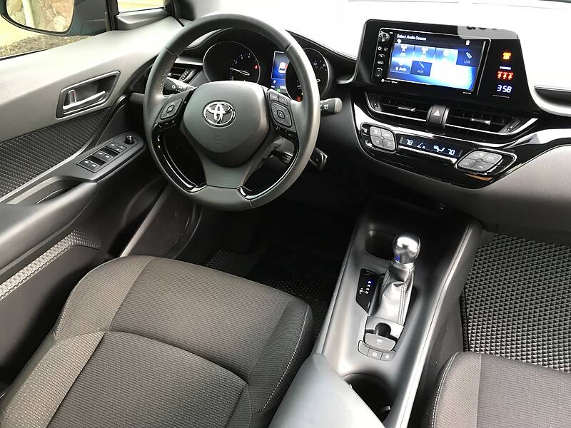 Хетчбек Toyota C-HR 2018 в Тернополі фото 17 Хетчбек Toyota C-HR 2018 в Тернополі