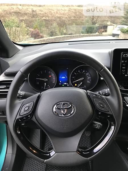 Хетчбек Toyota C-HR 2018 в Тернополі фото 18 Хетчбек Toyota C-HR 2018 в Тернополі