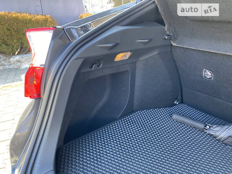 Позашляховик / Кросовер Toyota C-HR 2021 в Хмельницькому фото 9 Позашляховик / Кросовер Toyota C-HR 2021 в Хмельницькому