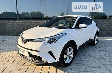 Внедорожник / Кроссовер Toyota C-HR 2019 в Черкассах