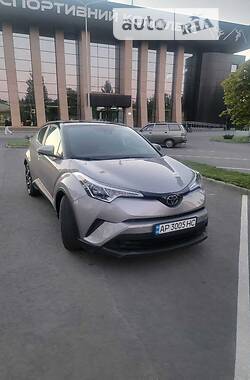 Хэтчбек Toyota C-HR 2018 в Мелитополе