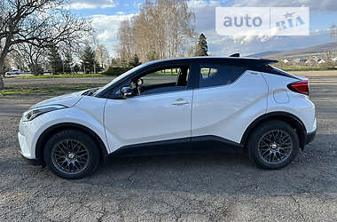 Внедорожник / Кроссовер Toyota C-HR 2018 в Черновцах