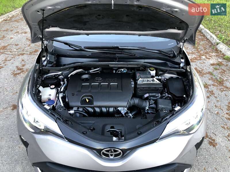 Позашляховик / Кросовер Toyota C-HR 2020 в Дніпрі фото 16 Позашляховик / Кросовер Toyota C-HR 2020 в Дніпрі