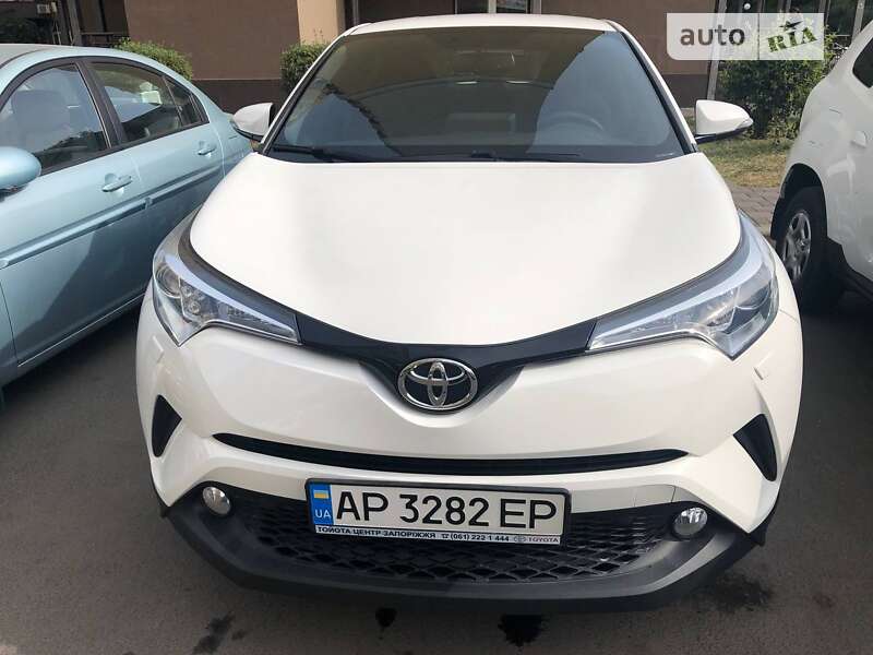 Позашляховик / Кросовер Toyota C-HR 2019 в Броварах