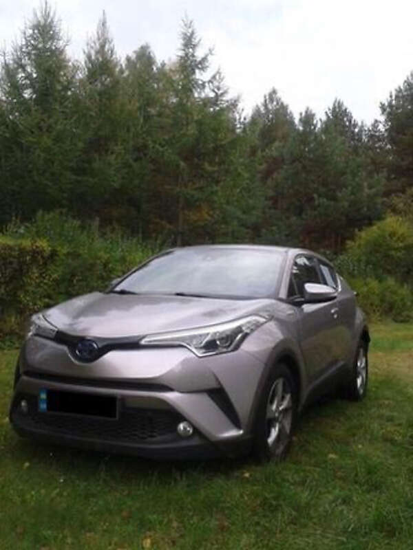 Внедорожник / Кроссовер Toyota C-HR 2018 в Ужгороде