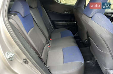 Внедорожник / Кроссовер Toyota C-HR 2016 в Горишних Плавнях