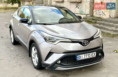 Внедорожник / Кроссовер Toyota C-HR 2016 в Горишних Плавнях