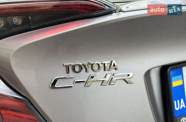 Внедорожник / Кроссовер Toyota C-HR 2016 в Горишних Плавнях