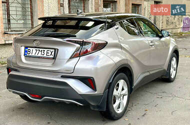 Внедорожник / Кроссовер Toyota C-HR 2016 в Горишних Плавнях