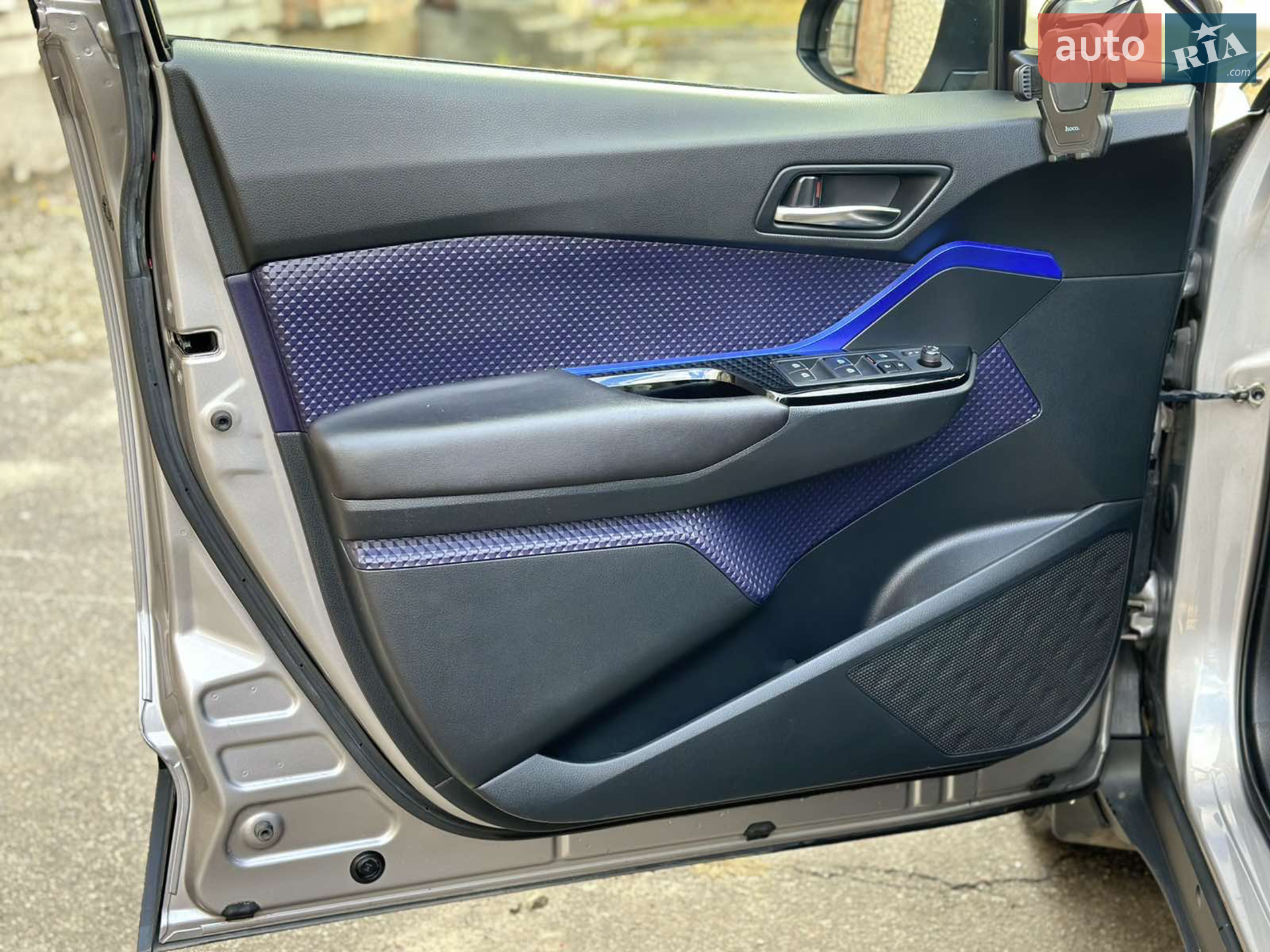 2016 Toyota C-HR - мініатюра 23