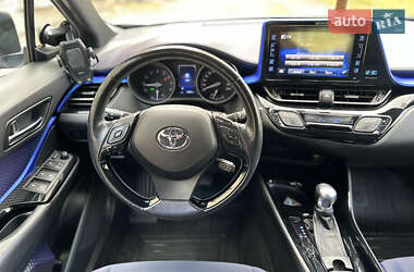 Внедорожник / Кроссовер Toyota C-HR 2016 в Горишних Плавнях