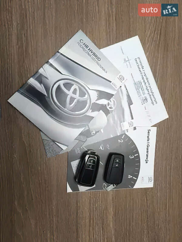 Внедорожник / Кроссовер Toyota C-HR 2018 в Ужгороде
