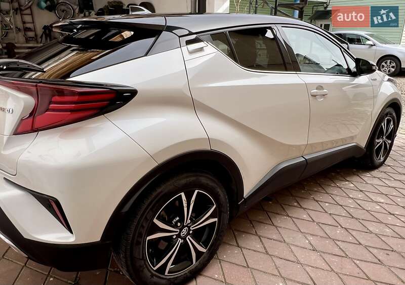 Внедорожник / Кроссовер Toyota C-HR 2020 в Черновцах