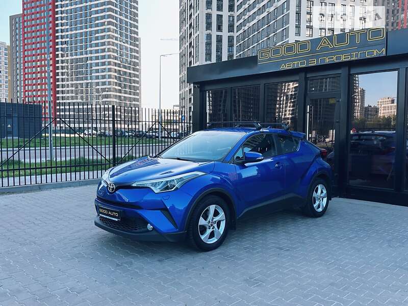 Внедорожник / Кроссовер Toyota C-HR 2018 в Киеве