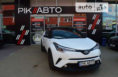 Внедорожник / Кроссовер Toyota C-HR 2018 в Львове